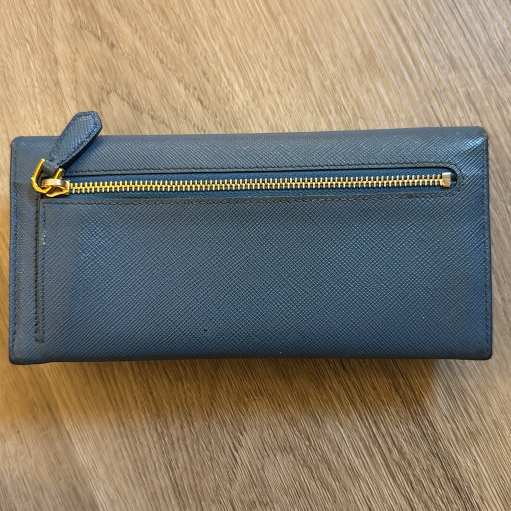 Prada Wallet - Picture 4 of 10